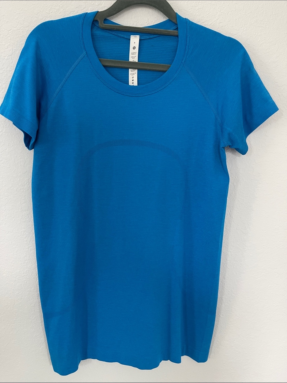 lululemon athletica women’s Blue Short-Sleeve Performance Tee